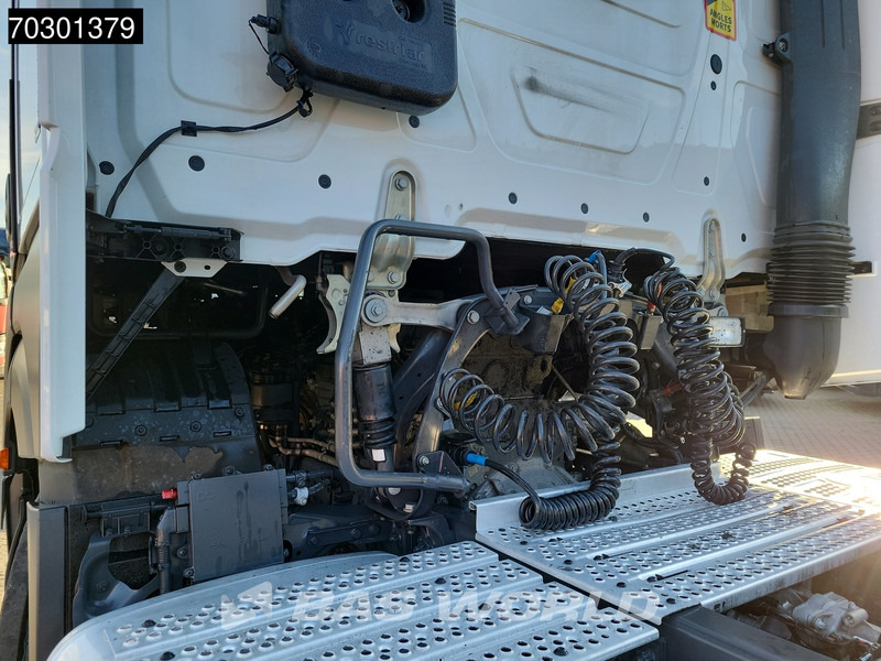 Mercedes-Benz Actros 1845 Actros 4X2 BigSpace 2x Tanks - شاحنة جرار: صور 5 Mercedes-Benz Actros 1845 Actros 4X2 BigSpace 2x Tanks - شاحنة جرار: صور 5