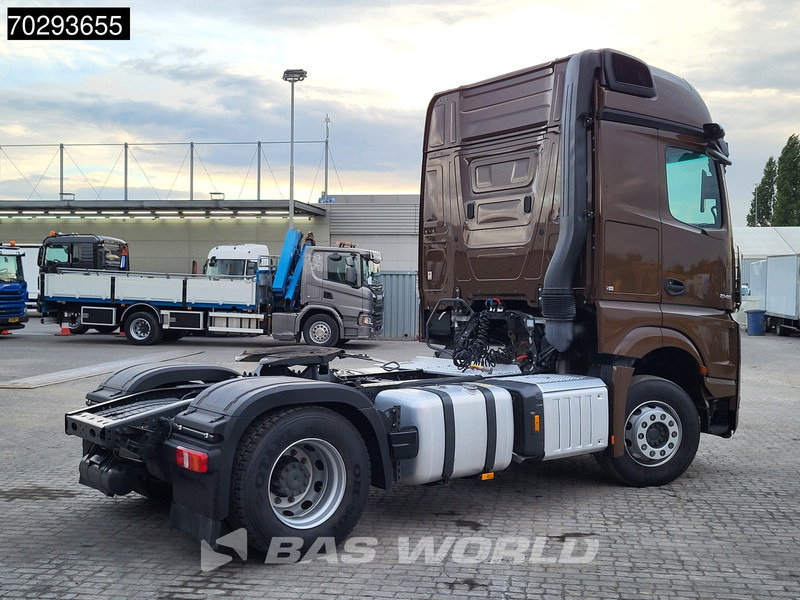 Mercedes-Benz Actros 1848 4X2 BigSpace Retarder 2x Tanks ACC Standklima MirrorCam Euro 6 - شاحنة جرار: صور 5 Mercedes-Benz Actros 1848 4X2 BigSpace Retarder 2x Tanks ACC Standklima MirrorCam Euro 6 - شاحنة جرار: صور 5