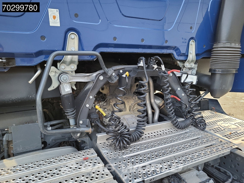 Mercedes-Benz Actros 1851 4X2 BigSpace Retarder 2x Tanks Full-Air Standklima - شاحنة جرار: صور 5 Mercedes-Benz Actros 1851 4X2 BigSpace Retarder 2x Tanks Full-Air Standklima - شاحنة جرار: صور 5