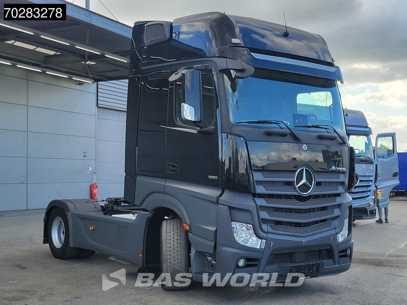 Mercedes-Benz Actros 1851 4X2 GigaSpace Retarder Full-Air Standklima Euro 6 - شاحنة جرار: صور 3 Mercedes-Benz Actros 1851 4X2 GigaSpace Retarder Full-Air Standklima Euro 6 - شاحنة جرار: صور 3