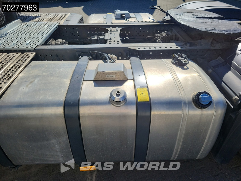 Mercedes-Benz Actros 1851 Actros 4X2 BigSpace 2x Tanks - شاحنة جرار: صور 5 Mercedes-Benz Actros 1851 Actros 4X2 BigSpace 2x Tanks - شاحنة جرار: صور 5
