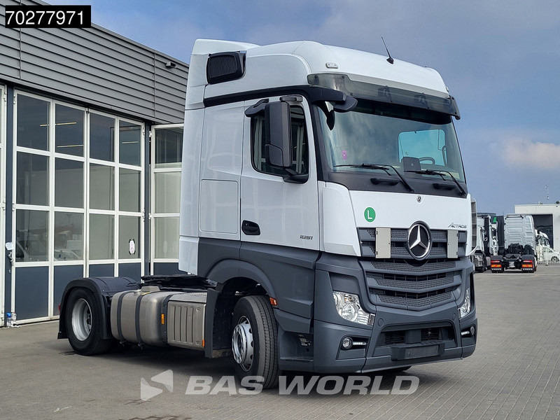 Mercedes-Benz Actros 1851 Actros 4X2 BigSpace 2x Tanks - شاحنة جرار: صور 3 Mercedes-Benz Actros 1851 Actros 4X2 BigSpace 2x Tanks - شاحنة جرار: صور 3