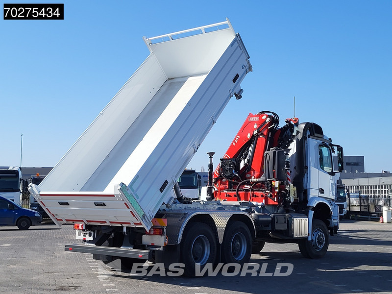 Mercedes-Benz Arocs 3348 6X6 NEW Fassi F255A.2.24 Kran Crane 3-way tipper Navi Euro 6 - قلابات, شاحنة كرين: صور 3 Mercedes-Benz Arocs 3348 6X6 NEW Fassi F255A.2.24 Kran Crane 3-way tipper Navi Euro 6 - قلابات, شاحنة كرين: صور 3