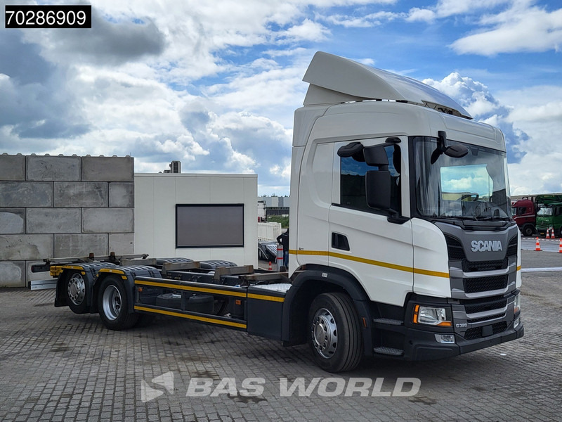 Scania G320 6X2 BDF Lift Axle Automatic Euro 6 - شاحنات الحاويات/ جسم علوي قابل للتغيير شاحنة: صور 3 Scania G320 6X2 BDF Lift Axle Automatic Euro 6 - شاحنات الحاويات/ جسم علوي قابل للتغيير شاحنة: صور 3