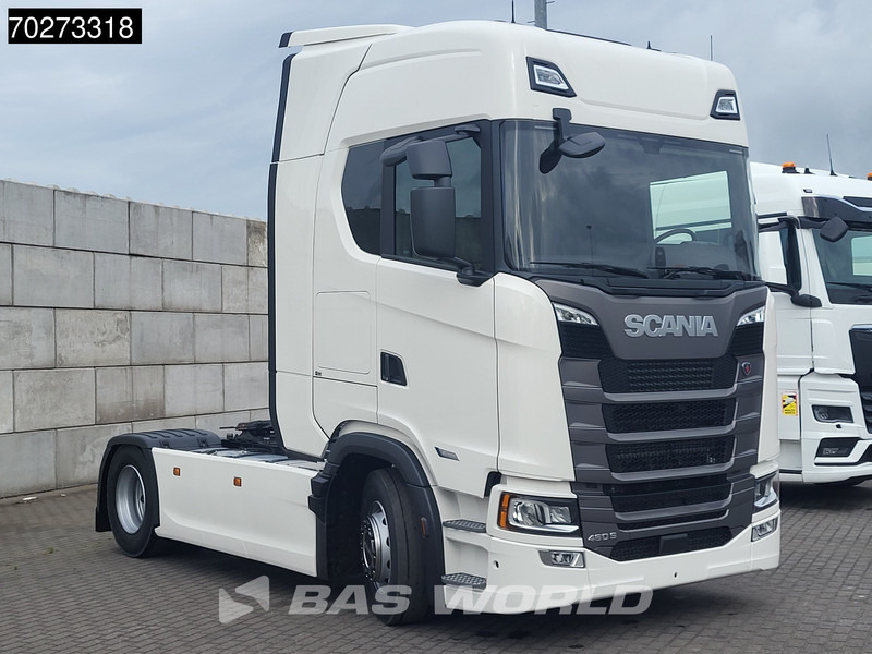 Scania S460 4X2 NEW! Retarder 2x Tanks ACC Navi Standklima - شاحنة جرار: صور 3 Scania S460 4X2 NEW! Retarder 2x Tanks ACC Navi Standklima - شاحنة جرار: صور 3