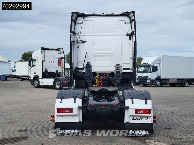 Scania S520 S 4X2 Retarder Full-Air 2x Tanks Leder Standklima Navi ACC LED Euro 6 - شاحنة جرار: صور 3 Scania S520 S 4X2 Retarder Full-Air 2x Tanks Leder Standklima Navi ACC LED Euro 6 - شاحنة جرار: صور 3