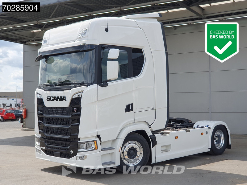 Scania S770 4X2 Full-Air Retarder 2x Tanks Standklima Alcoa's Leather - شاحنة جرار: صور 1 Scania S770 4X2 Full-Air Retarder 2x Tanks Standklima Alcoa's Leather - شاحنة جرار: صور 1
