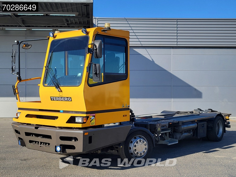 Terberg BC182 4X2 Low hours! Big-Axle Full-Air Drumbrakes Euro 3 - شاحنة: صور 5 Terberg BC182 4X2 Low hours! Big-Axle Full-Air Drumbrakes Euro 3 - شاحنة: صور 5