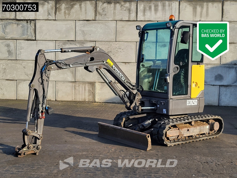 Volvo ECR25 D - حفارة مصغرة: صور 1 Volvo ECR25 D - حفارة مصغرة: صور 1