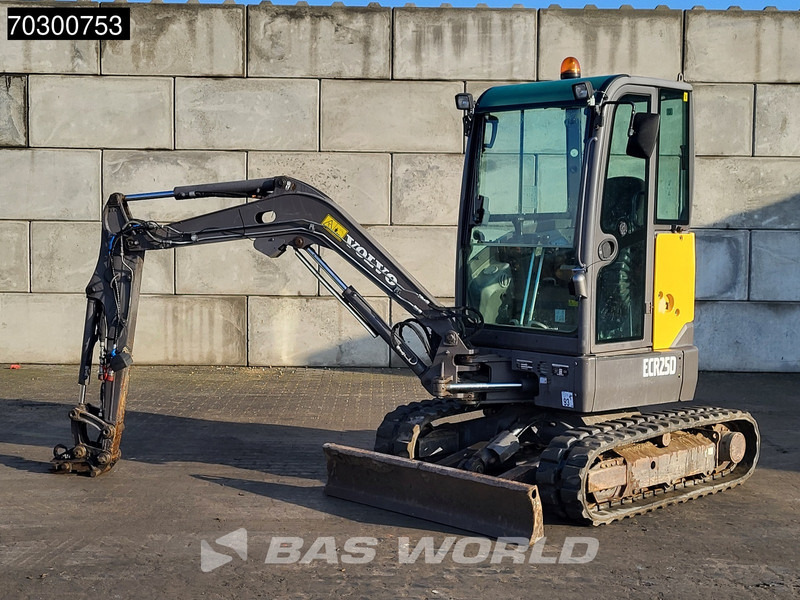 Volvo ECR25 D - حفارة مصغرة: صور 2 Volvo ECR25 D - حفارة مصغرة: صور 2