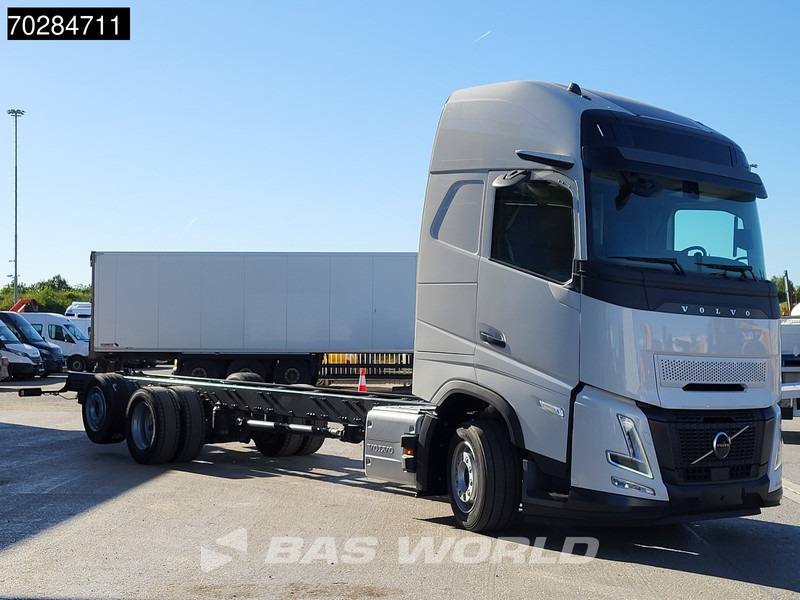 Volvo FH 62 R AERO 6X2 NEW Horsetruck chassis Lift+Lenkachse Dynamic Steering Mirror cam Euro 6 - الشاسيه شاحنة: صور 3 Volvo FH 62 R AERO 6X2 NEW Horsetruck chassis Lift+Lenkachse Dynamic Steering Mirror cam Euro 6 - الشاسيه شاحنة: صور 3
