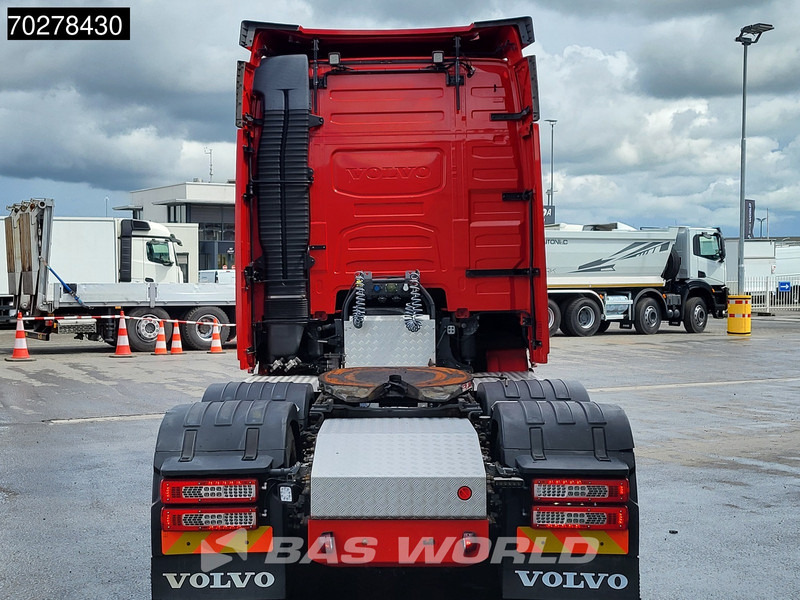 Volvo FH16 750 FH16 6X2 Special-Interior Full-Air Work-Remote Dynamic Steering Alcoa ACC Xenon - شاحنة جرار: صور 3 Volvo FH16 750 FH16 6X2 Special-Interior Full-Air Work-Remote Dynamic Steering Alcoa ACC Xenon - شاحنة جرار: صور 3