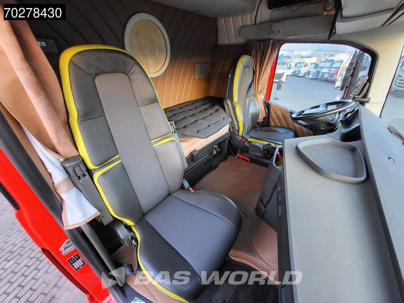 Volvo FH16 750 FH16 6X2 Special-Interior Full-Air Work-Remote Dynamic Steering Alcoa ACC Xenon - شاحنة جرار: صور 5 Volvo FH16 750 FH16 6X2 Special-Interior Full-Air Work-Remote Dynamic Steering Alcoa ACC Xenon - شاحنة جرار: صور 5
