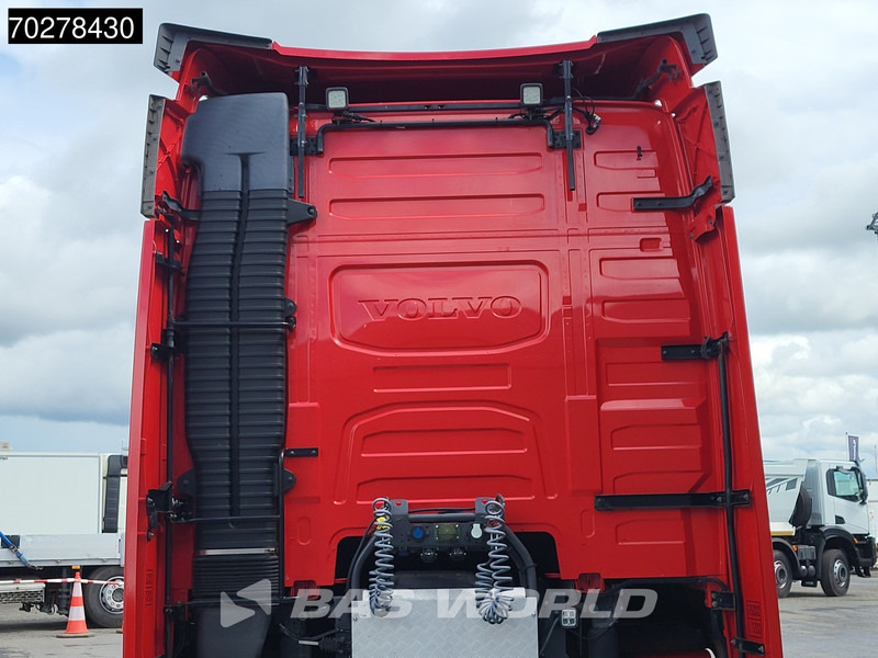 Volvo FH16 750 FH16 6X2 Special-Interior Full-Air Work-Remote Dynamic Steering Alcoa ACC Xenon - شاحنة جرار: صور 5 Volvo FH16 750 FH16 6X2 Special-Interior Full-Air Work-Remote Dynamic Steering Alcoa ACC Xenon - شاحنة جرار: صور 5