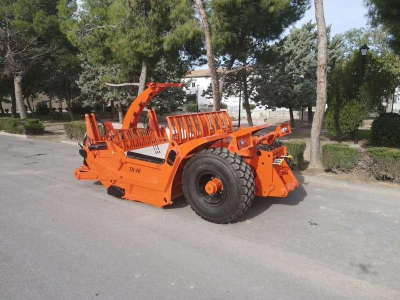 Agrotécnica TH48 - ماكينات التسوية: صور 2 Agrotécnica TH48 - ماكينات التسوية: صور 2