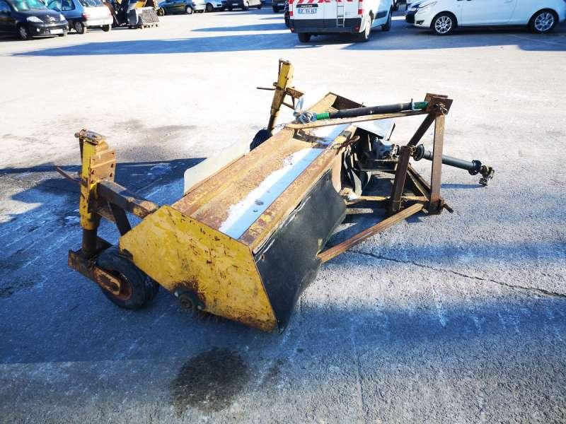 BALAIS 3 POINTS - مكنسة: صور 4 BALAIS 3 POINTS - مكنسة: صور 4