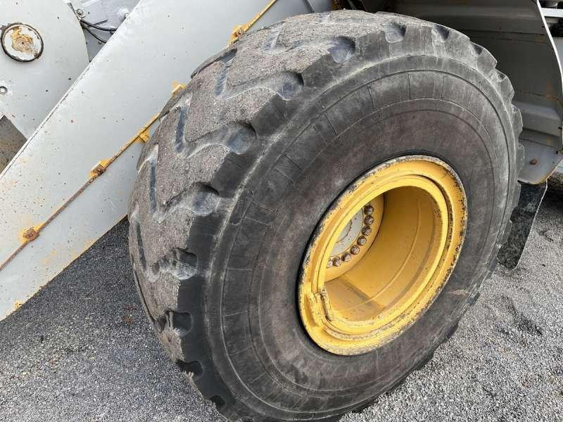 اللودر بعجل Caterpillar 962K: صور 18