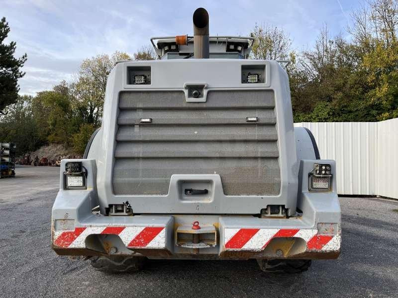 اللودر بعجل Caterpillar 962K: صور 9