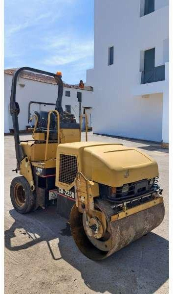 Caterpillar CB225D - مدحلة المختلطة: صور 1 Caterpillar CB225D - مدحلة المختلطة: صور 1