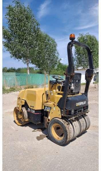Caterpillar CB225D - مدحلة المختلطة: صور 3 Caterpillar CB225D - مدحلة المختلطة: صور 3