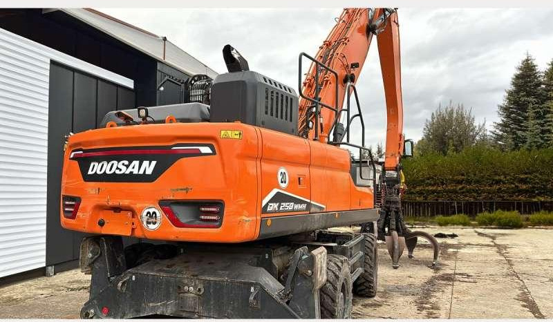 Doosan DX250WMH-7 - حفارة على عجلات: صور 4 Doosan DX250WMH-7 - حفارة على عجلات: صور 4