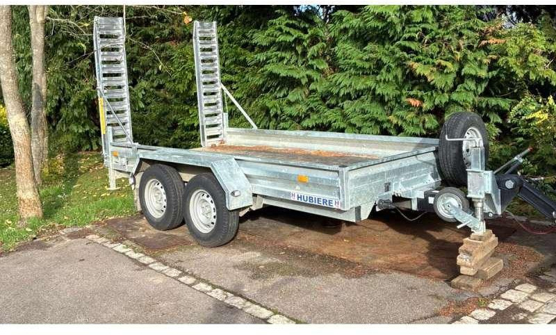 HUBIERE 2 ESSIEUX - مقطورات السيارات: صور 3 HUBIERE 2 ESSIEUX - مقطورات السيارات: صور 3