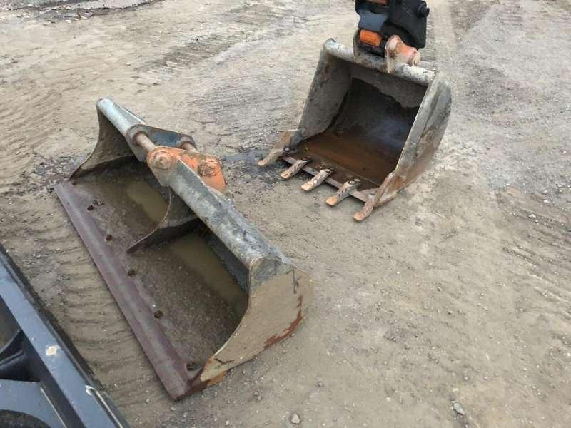 Hitachi ZX55U-6 CLR - حفارات زحافة: صور 5 Hitachi ZX55U-6 CLR - حفارات زحافة: صور 5