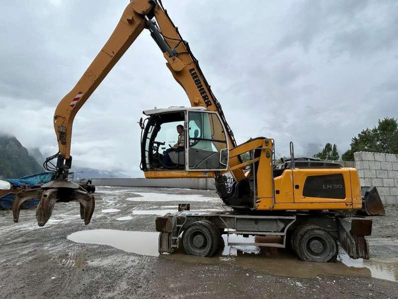 Liebherr LH30M LITRONIC - حفارة النقل والشحن: صور 3 Liebherr LH30M LITRONIC - حفارة النقل والشحن: صور 3