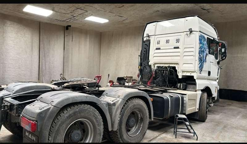 MAN TGX 33.480 - شاحنة جرار: صور 4 MAN TGX 33.480 - شاحنة جرار: صور 4