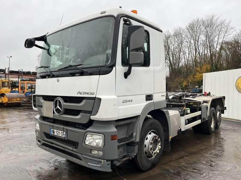 Mercedes ACTROS 2544 - شاحنة ذات الخطاف: صور 2 Mercedes ACTROS 2544 - شاحنة ذات الخطاف: صور 2