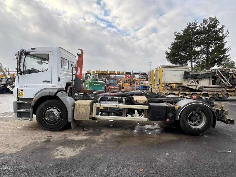 Mercedes Camion Ampliroll AXOR 1833 - شاحنة ذات الخطاف: صور 4 Mercedes Camion Ampliroll AXOR 1833 - شاحنة ذات الخطاف: صور 4