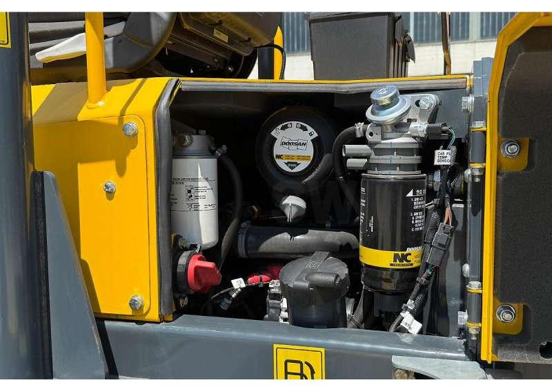 شاحنة مفصلية NC ENGINEERING SW5560: صور 7