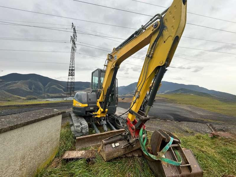 New Holland E50B SR - حفارة مصغرة: صور 4 New Holland E50B SR - حفارة مصغرة: صور 4