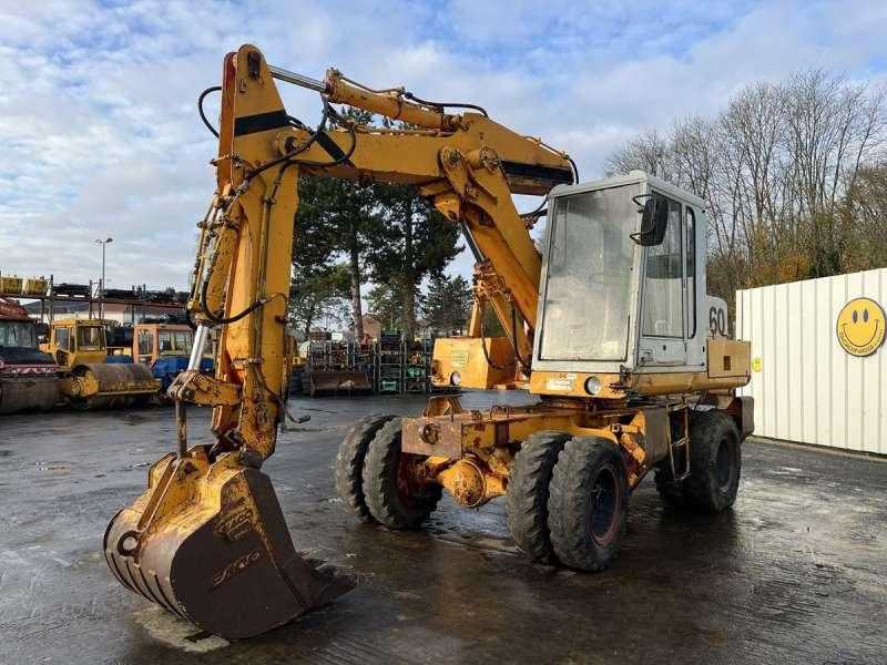 Poclain P60 - حفارة على عجلات: صور 2 Poclain P60 - حفارة على عجلات: صور 2