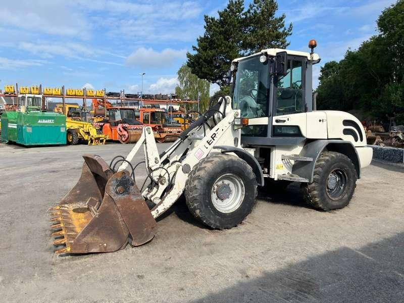 Terex TL100 - لودر مفصلي صغير: صور 3 Terex TL100 - لودر مفصلي صغير: صور 3