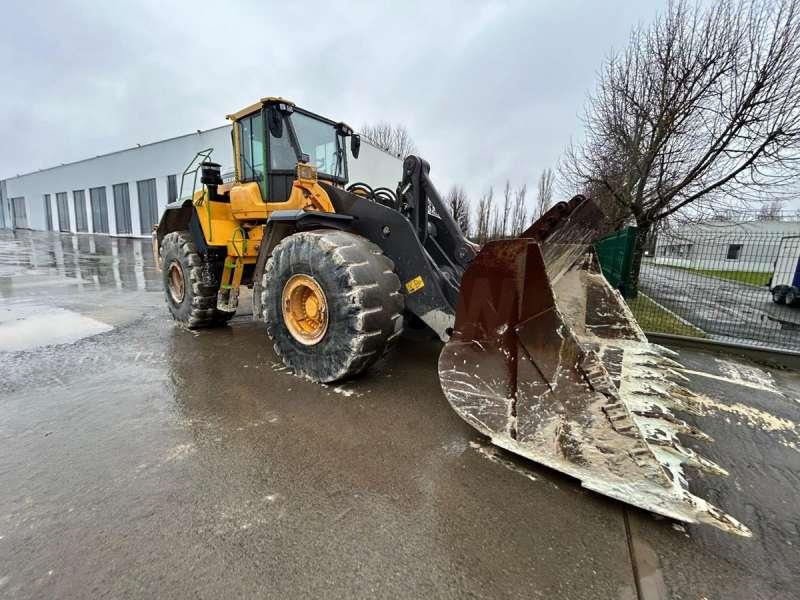 Volvo Chargeur sur Pneus L220H - اللودر بعجل: صور 2 Volvo Chargeur sur Pneus L220H - اللودر بعجل: صور 2