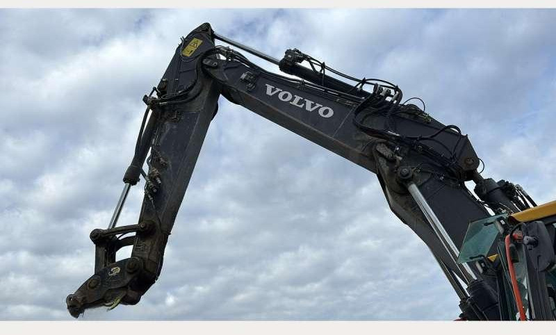 Volvo ECR235EL - حفارات زحافة: صور 4 Volvo ECR235EL - حفارات زحافة: صور 4