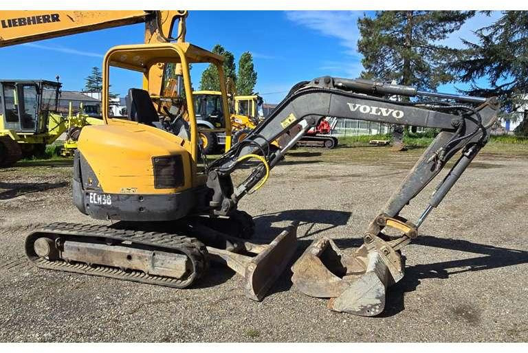 Volvo ECR38 - حفارة مصغرة: صور 3 Volvo ECR38 - حفارة مصغرة: صور 3