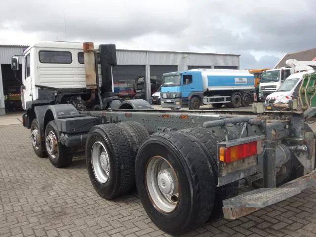 MAN 41-414 manuial pomp 8x4 - الشاسيه شاحنة: صور 3 MAN 41-414 manuial pomp 8x4 - الشاسيه شاحنة: صور 3