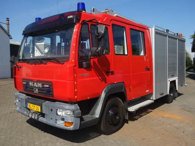 MAN LE 220C GODIVA POMP 2000 LITER TANK,MANUAL GEARBOX - المطافئ: صور 1 MAN LE 220C GODIVA POMP 2000 LITER TANK,MANUAL GEARBOX - المطافئ: صور 1