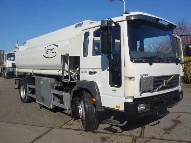 Volvo FL 240 220PK 12000 LITER STEELSPRINGS - شاحنة صهريج: صور 1 Volvo FL 240 220PK 12000 LITER STEELSPRINGS - شاحنة صهريج: صور 1