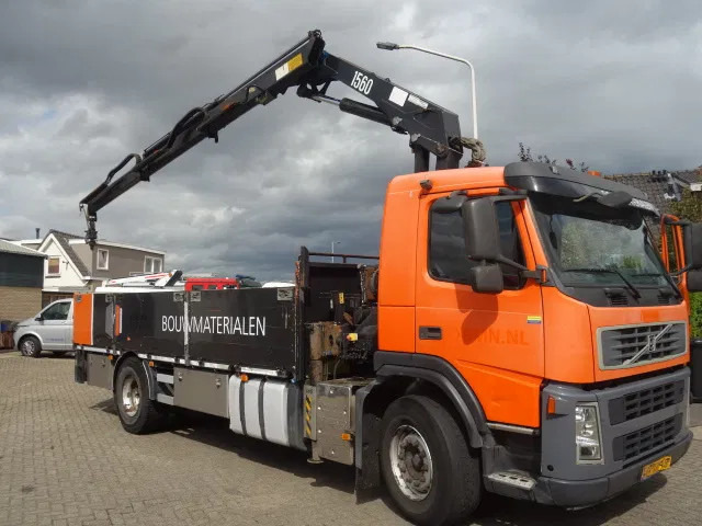 Volvo FM 310 hmf15 ton crane - شاحنة كرين: صور 1 Volvo FM 310 hmf15 ton crane - شاحنة كرين: صور 1