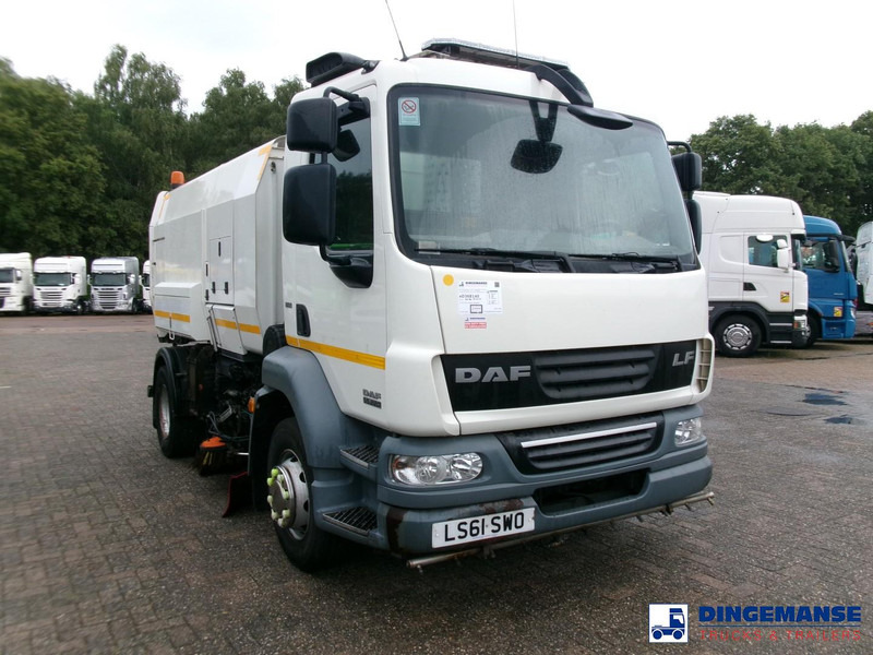 DAF LF 55.220 4x2 Scarab sweeper - سياره كنس شوارع: صور 2 DAF LF 55.220 4x2 Scarab sweeper - سياره كنس شوارع: صور 2