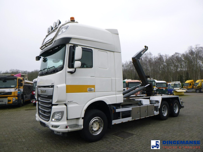 DAF XF 530 6x2 Euro 6 VDL container hook - شاحنة ذات الخطاف: صور 1 DAF XF 530 6x2 Euro 6 VDL container hook - شاحنة ذات الخطاف: صور 1