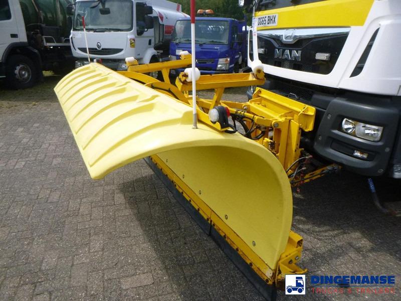 MAN TGM 18.290 4X4 RHD gritter / snow plough - جرافة ثلج: صور 5 MAN TGM 18.290 4X4 RHD gritter / snow plough - جرافة ثلج: صور 5