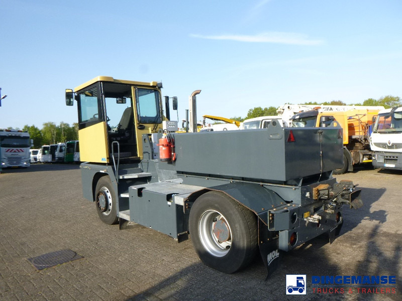 MOL RM 255 4X4 terminal drawbar tractor 150 ton - شاحنة جرار: صور 3 MOL RM 255 4X4 terminal drawbar tractor 150 ton - شاحنة جرار: صور 3
