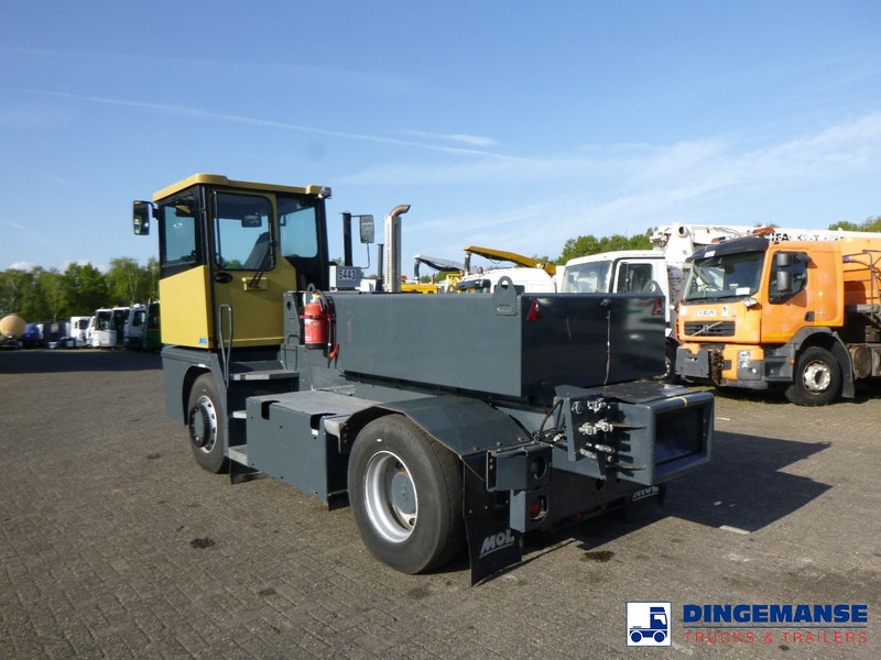 MOL RM 255 4X4 terminal drawbar tractor 150 ton - شاحنة جرار: صور 3 MOL RM 255 4X4 terminal drawbar tractor 150 ton - شاحنة جرار: صور 3