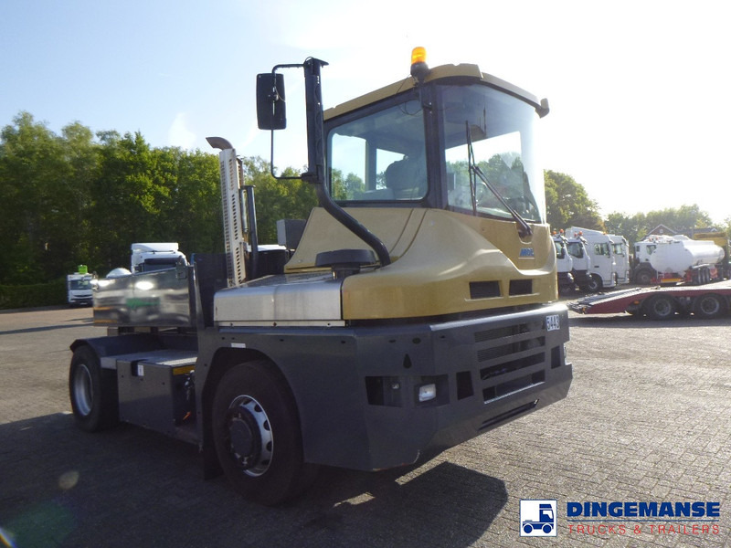 MOL RM 255 4X4 terminal drawbar tractor 150 ton - شاحنة جرار: صور 2 MOL RM 255 4X4 terminal drawbar tractor 150 ton - شاحنة جرار: صور 2