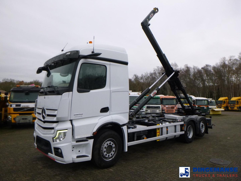 Mercedes-Benz Actros 2843 6x2 Hyva container hook 20t - شاحنة ذات الخطاف: صور 1 Mercedes-Benz Actros 2843 6x2 Hyva container hook 20t - شاحنة ذات الخطاف: صور 1