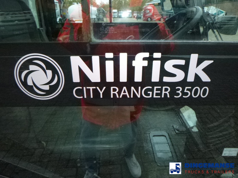 سياره كنس شوارع Nilfisk City Ranger CR 3500 Street sweeper: صور 13